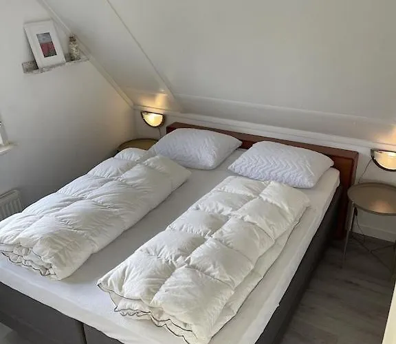 Дом отдыха Bij Julianadorp, Afgesloten Tuin & Hond Welkom *