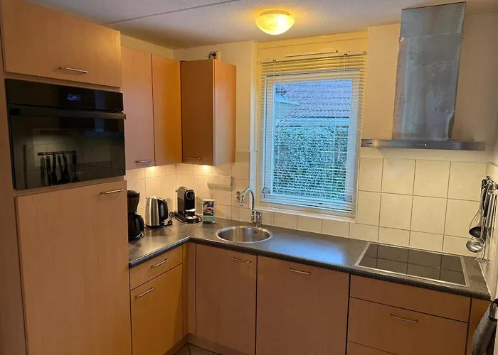 Дом отдыха Bij Julianadorp, Afgesloten Tuin & Hond Welkom Юлианадорп